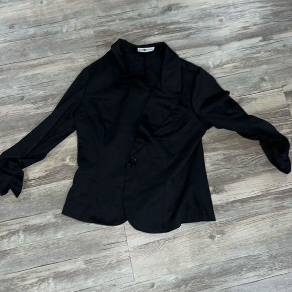 Auline collection top - Picture 1 of 3
